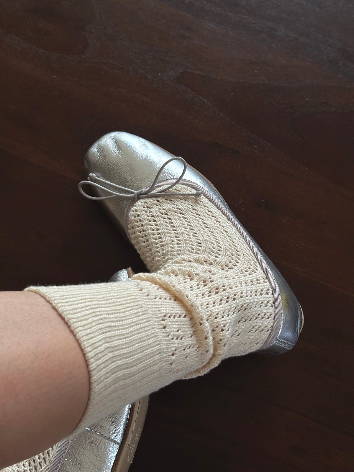 ミラーフィニッシュのラムスキン 軽量で柔らかなフラットバレエシューズ LILVINTAGE